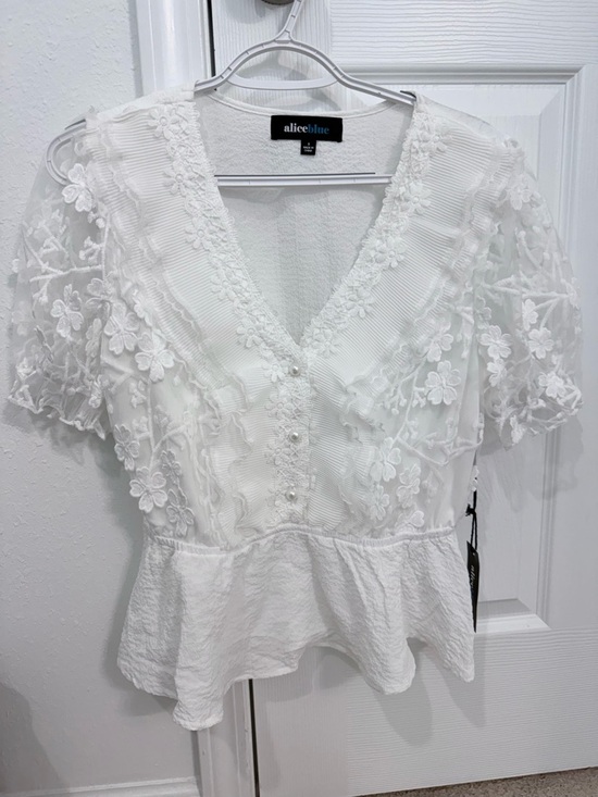 Alice Blue Tops - Nwt Womens Alice Blue White Floral Lace Peplum Blouse with Pearl Accents